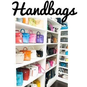 Handbags 👜. Send me a offer!!